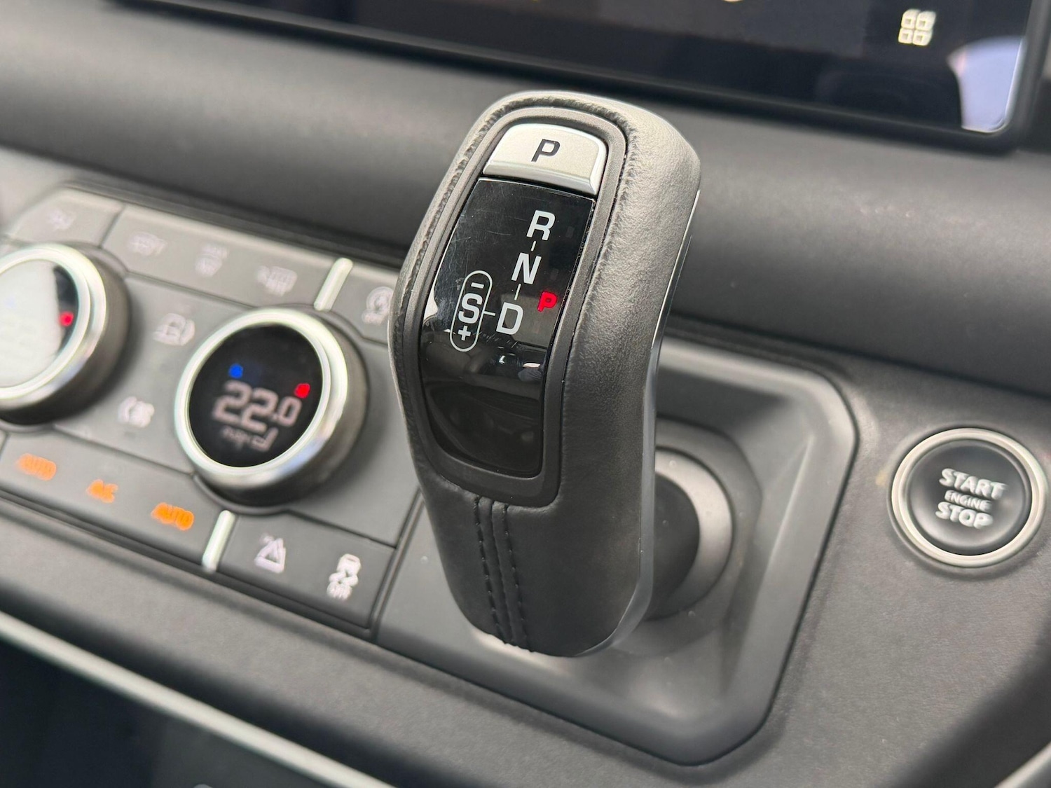 Used Land Rover Defender 110 for sale - 77683702: Photo 3