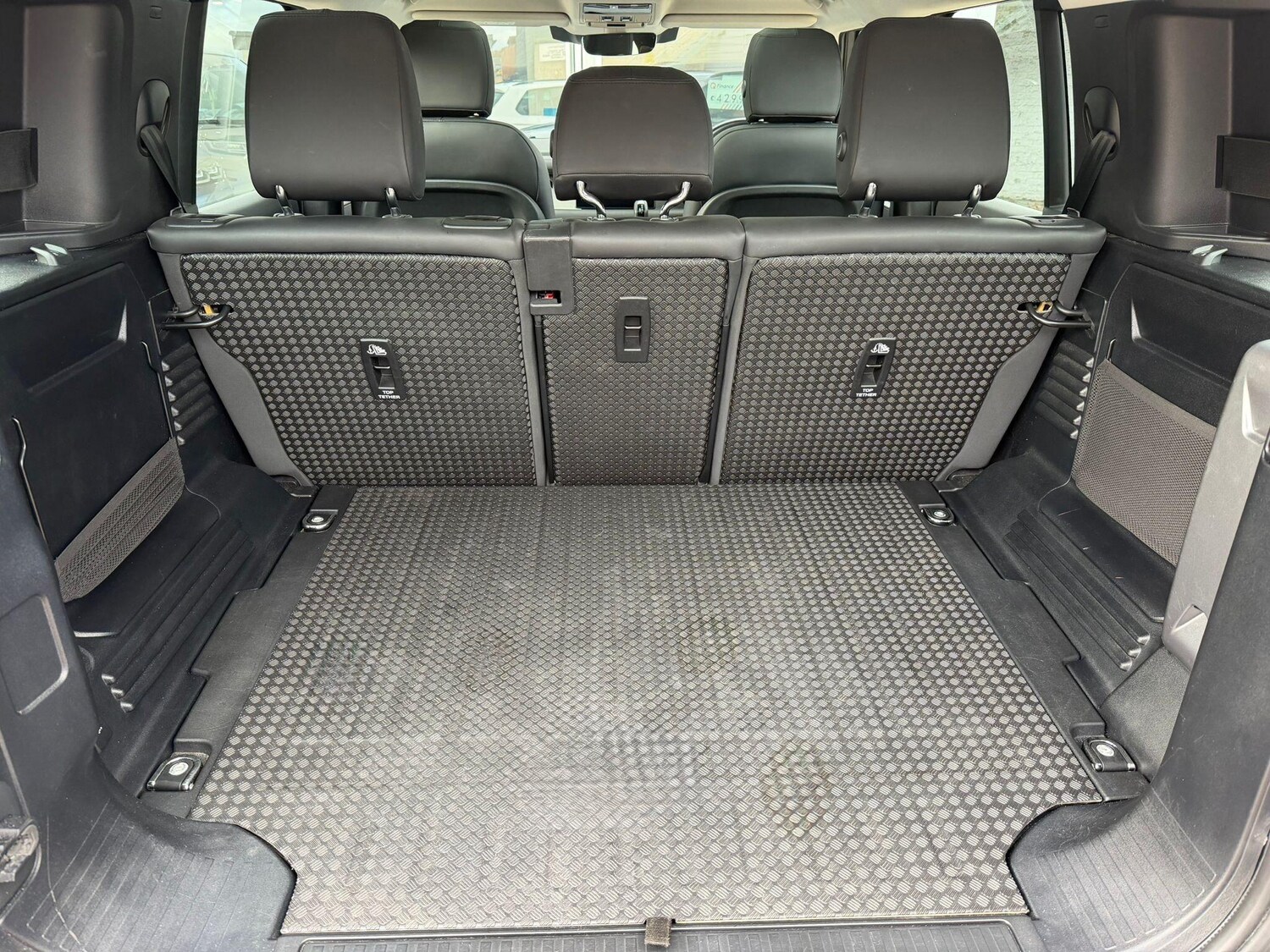 Used Land Rover Defender 110 for sale - 77683702: Photo 32