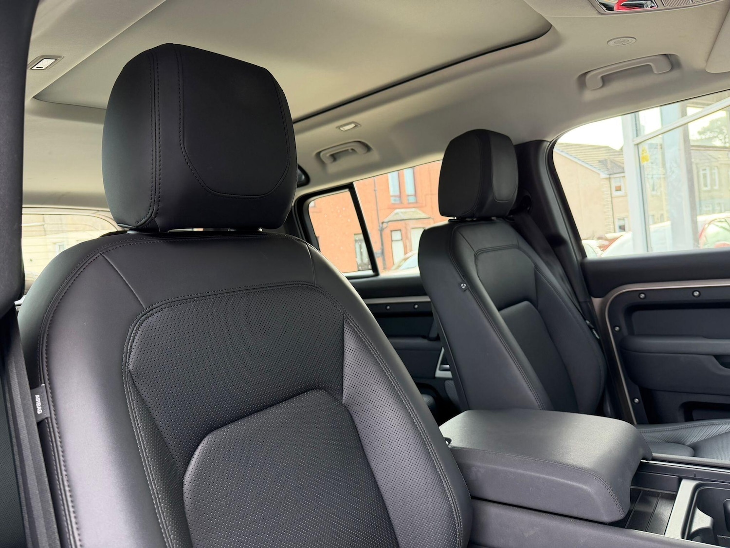 Used Land Rover Defender 110 for sale - 77683702: Photo 4