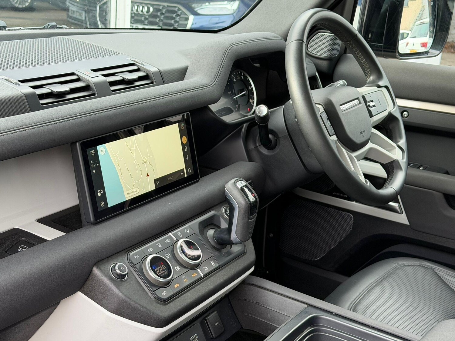 Used Land Rover Defender 110 for sale - 77683702: Photo 6