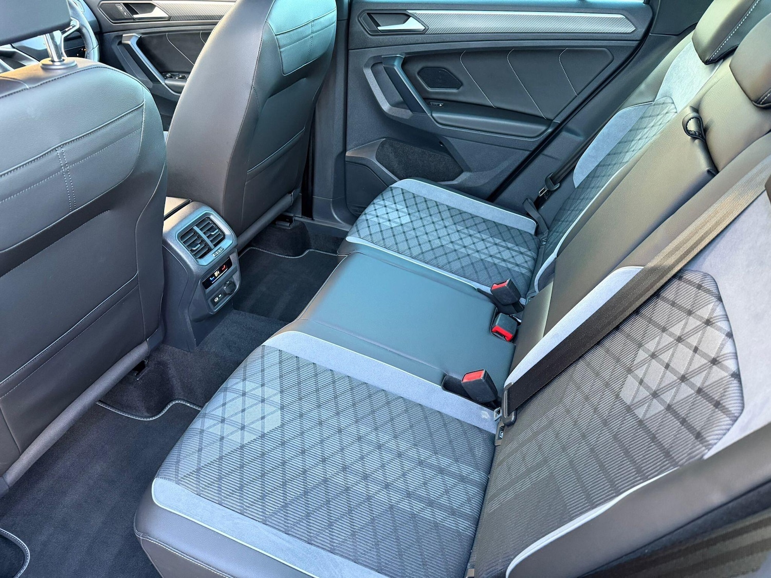 Used Volkswagen Tiguan 2023 for sale - 76647582: Photo 11