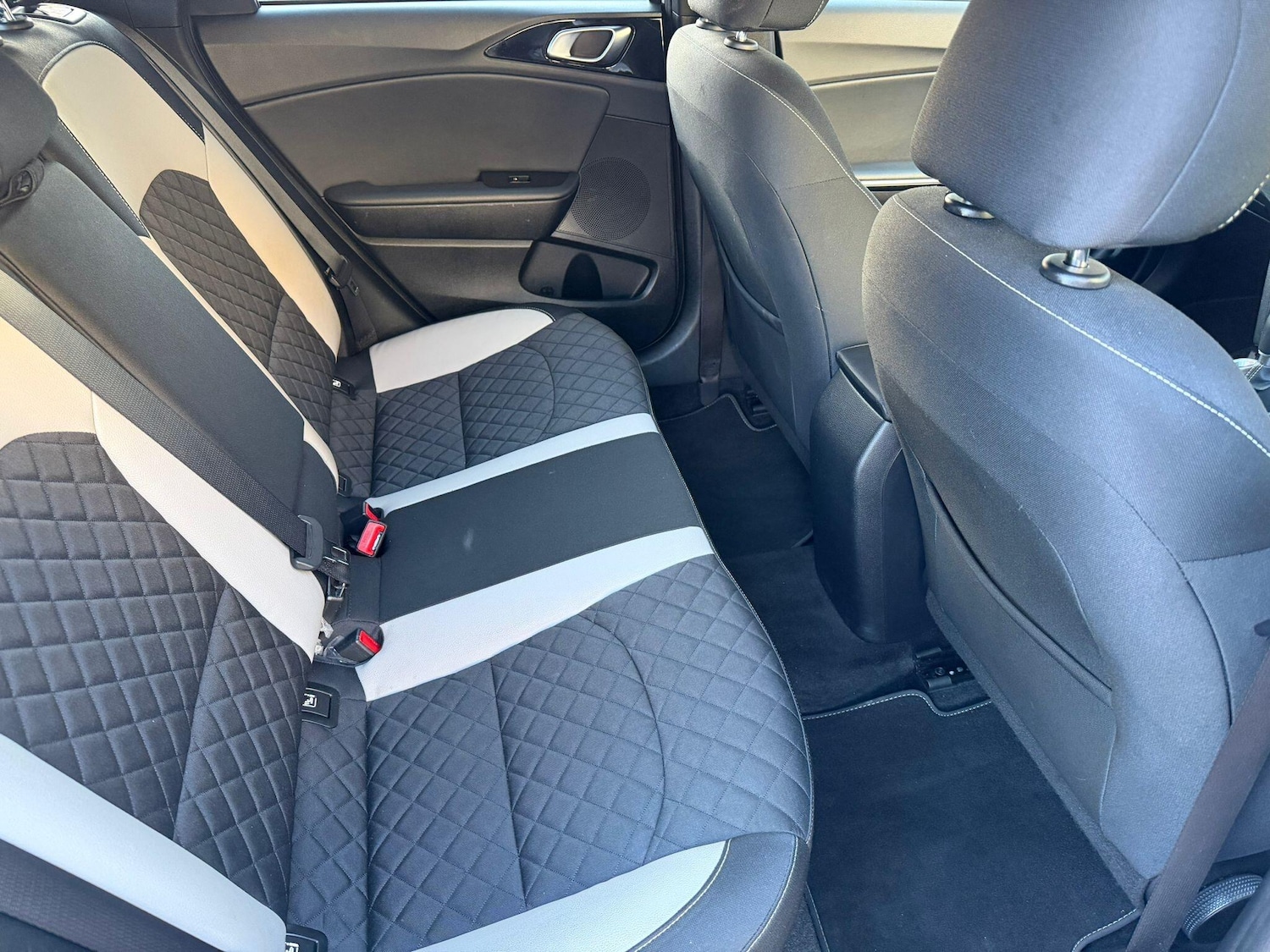 Used Kia Ceed 2019 for sale - 76689516: Photo 10