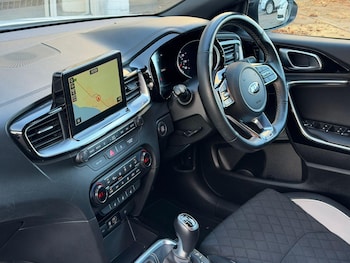 Used Kia Ceed 2019 for sale - 76689516: Photo