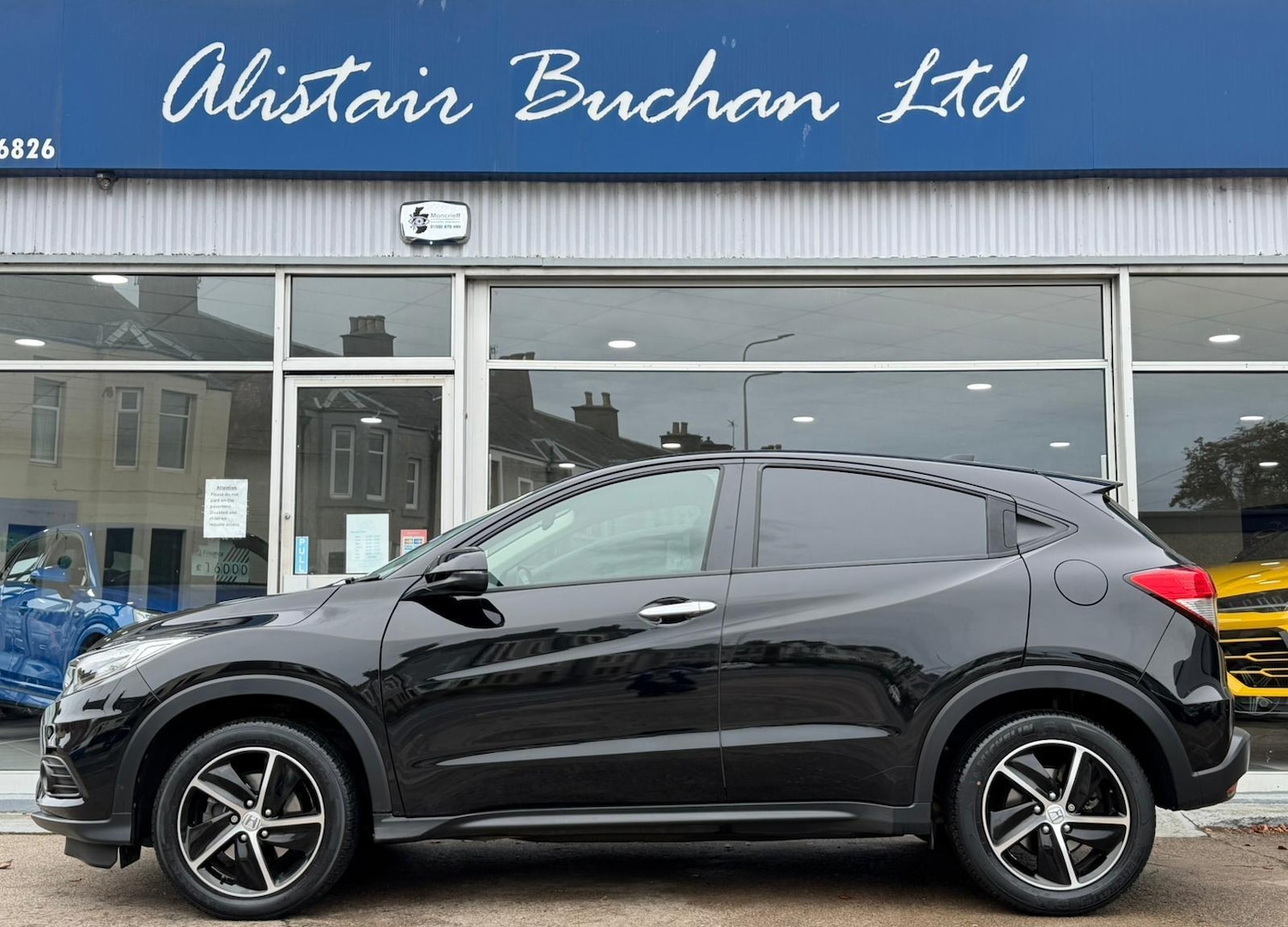 Used Honda HR-V 2020 for sale - 76647456: Photo 2