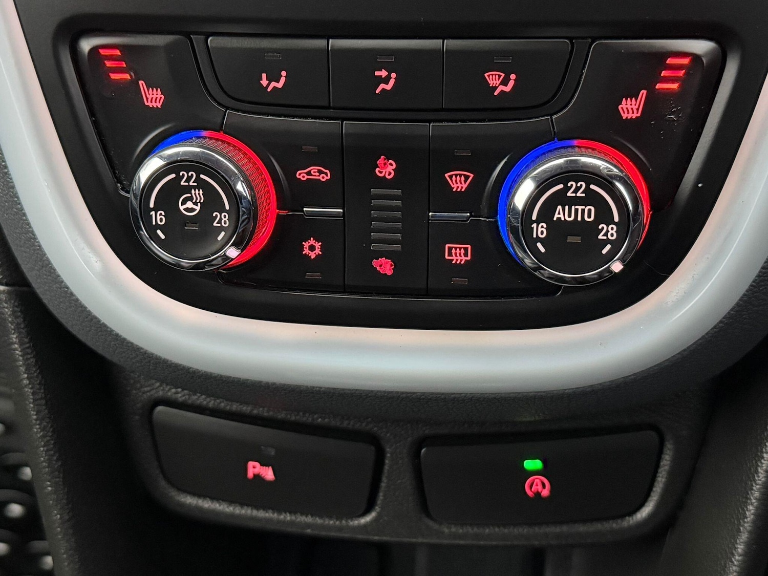 Used Vauxhall Mokka 2015 for sale - 77412187: Photo 13