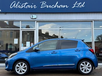 Used Toyota Yaris 2015 for sale - 77883025: Photo