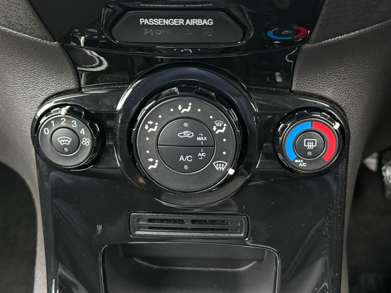 Used Ford Fiesta 2015 for sale - 77940524: Photo 25