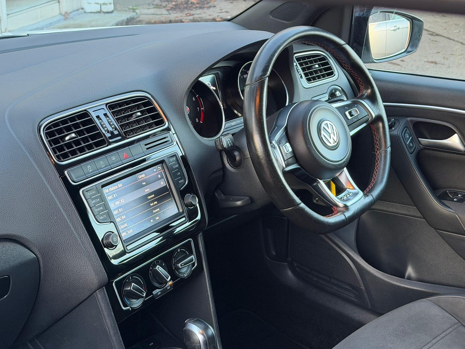 Used Volkswagen Polo for sale - 77016954: Photo 6