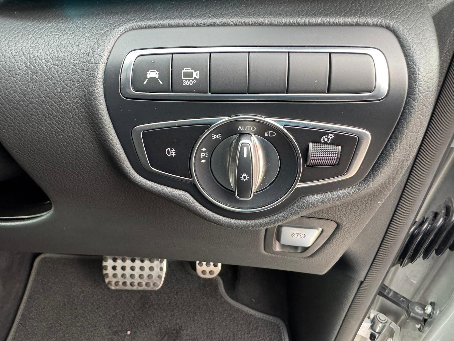 Used Mercedes-Benz V-Class 2023 for sale - 76647575: Photo 13