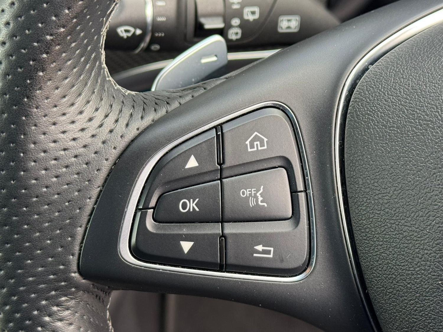 Used Mercedes-Benz V-Class 2023 for sale - 76647575: Photo 17