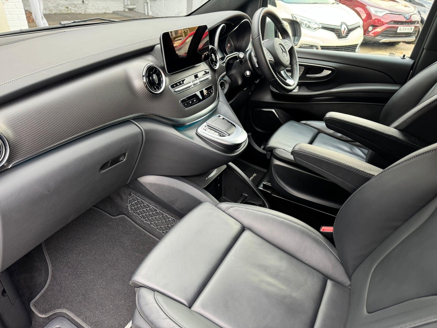 Used Mercedes-Benz V-Class 2023 for sale - 76647575: Photo 27