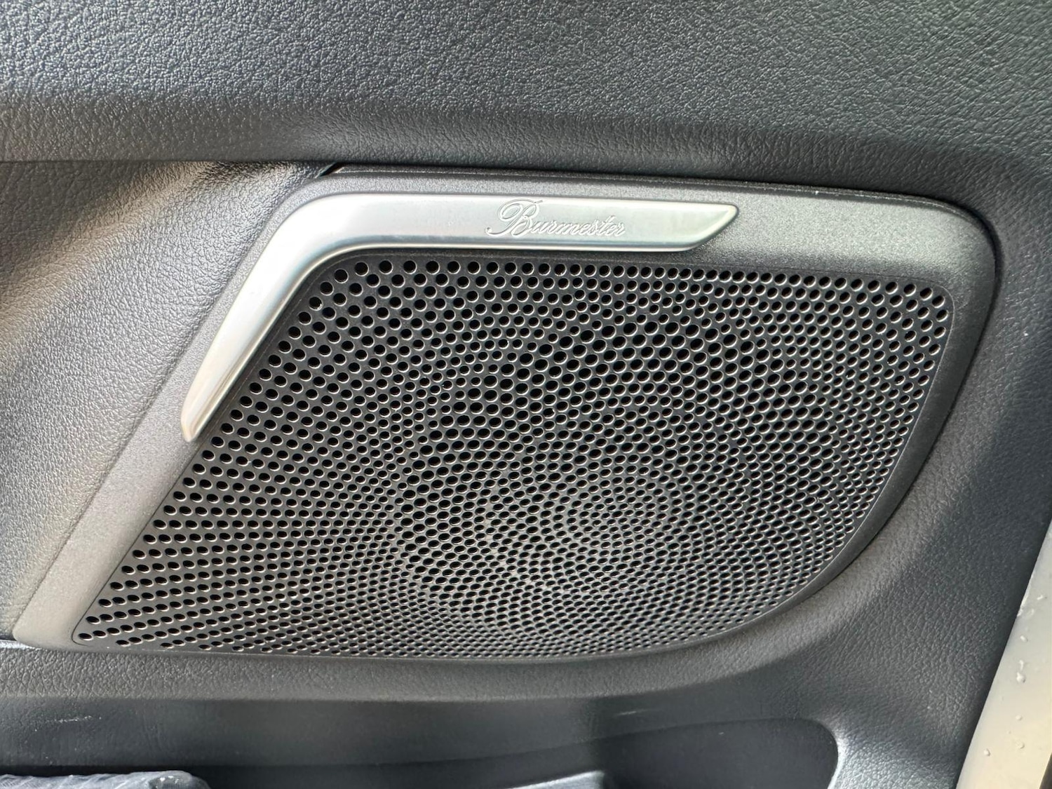 Used Mercedes-Benz V-Class 2023 for sale - 76647575: Photo 32