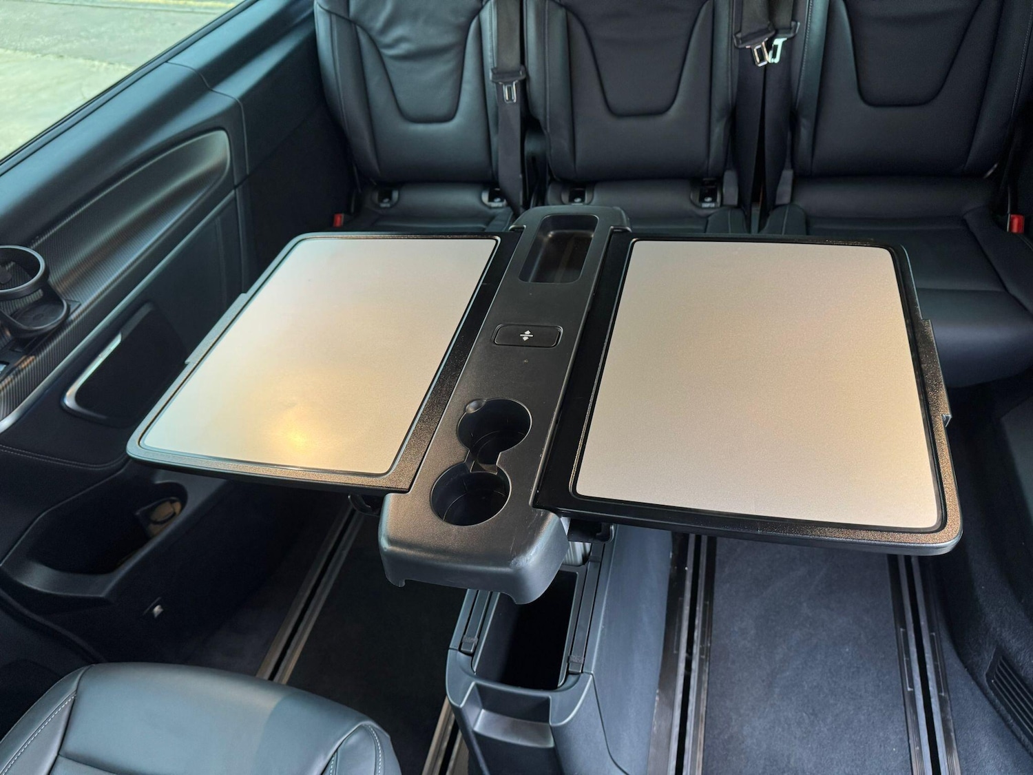 Used Mercedes-Benz V-Class 2023 for sale - 76647575: Photo 34