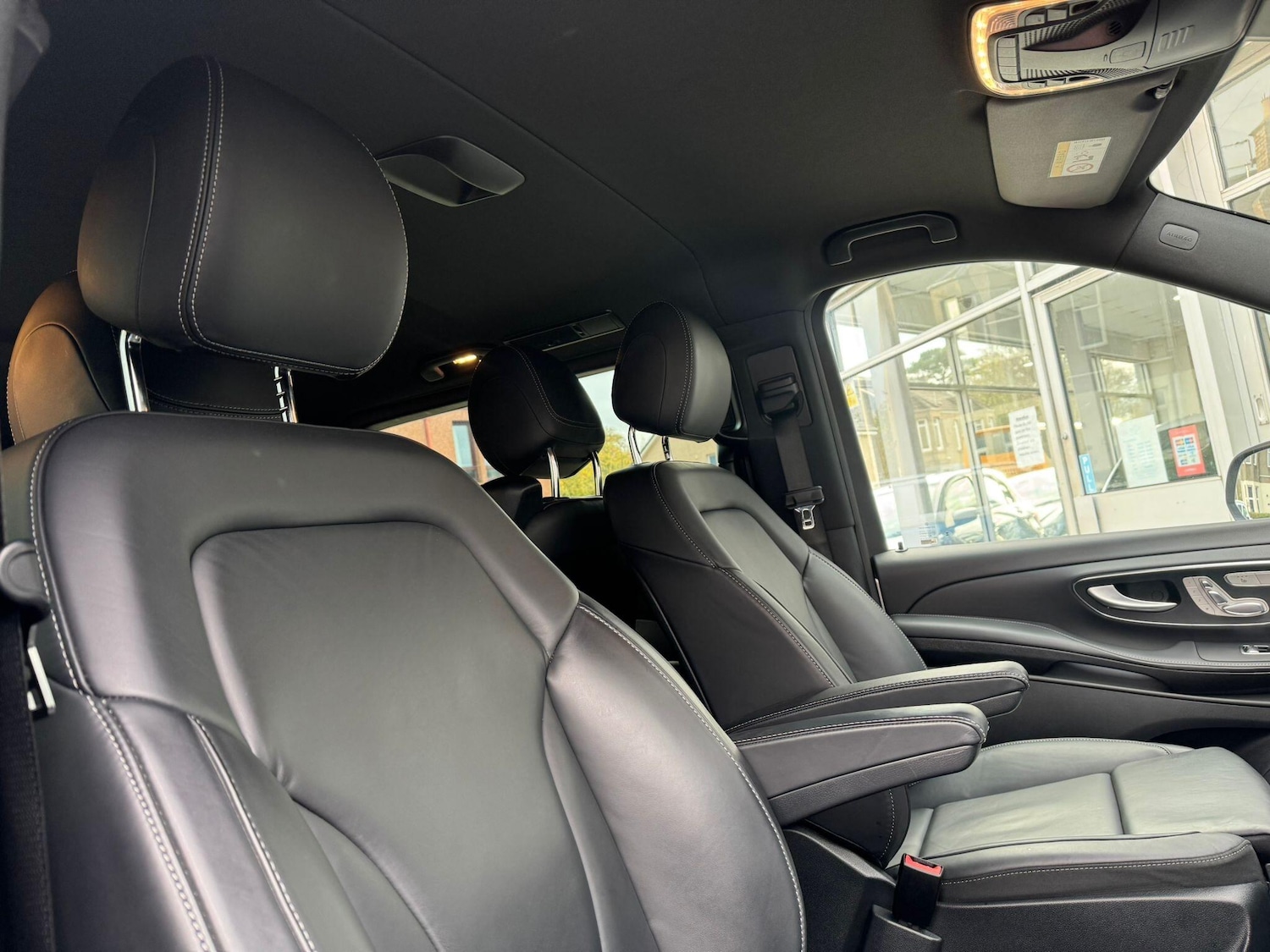 Used Mercedes-Benz V-Class 2023 for sale - 76647575: Photo 7