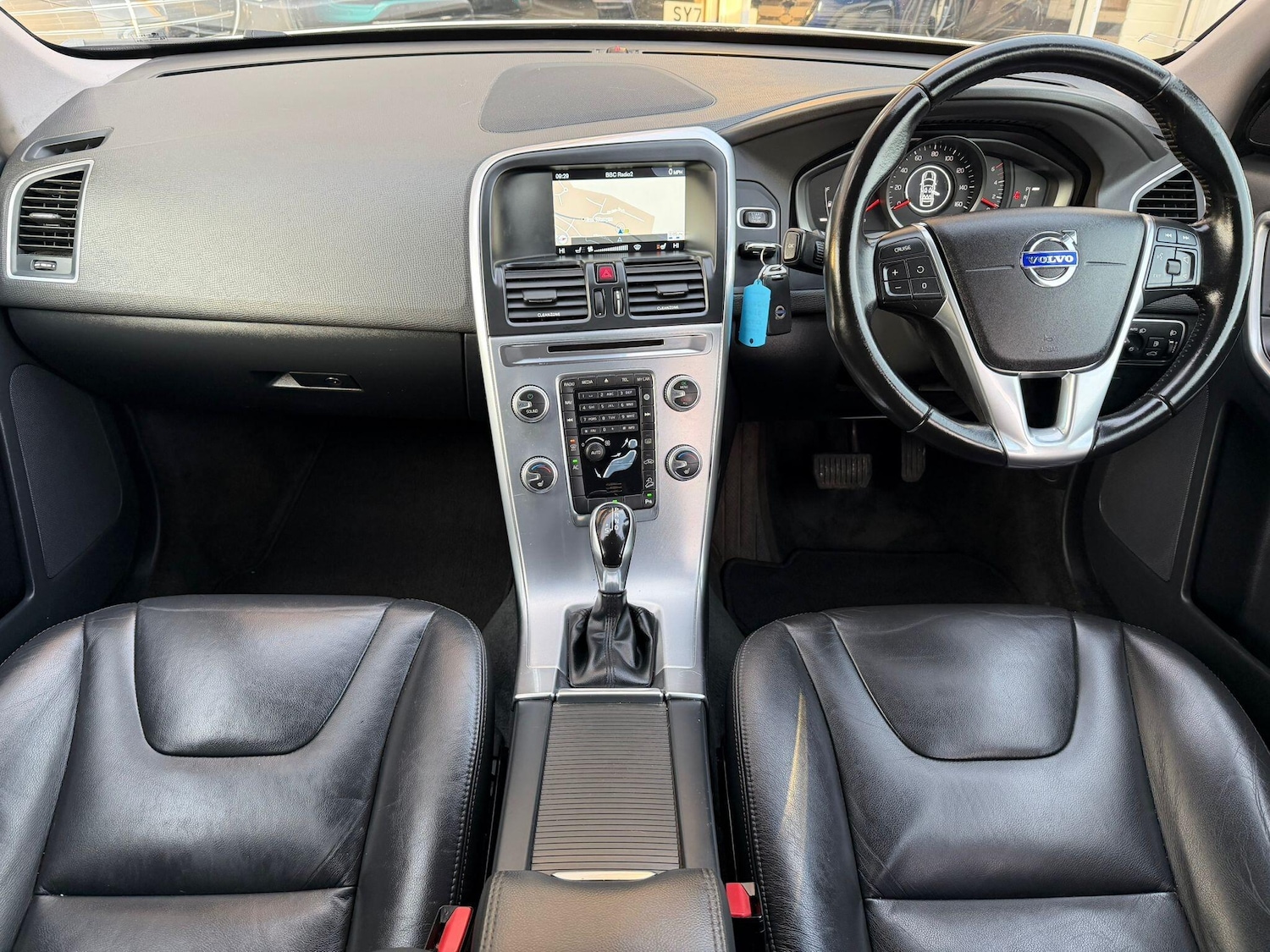 Used Volvo XC60 2016 for sale - 77131013: Photo 4