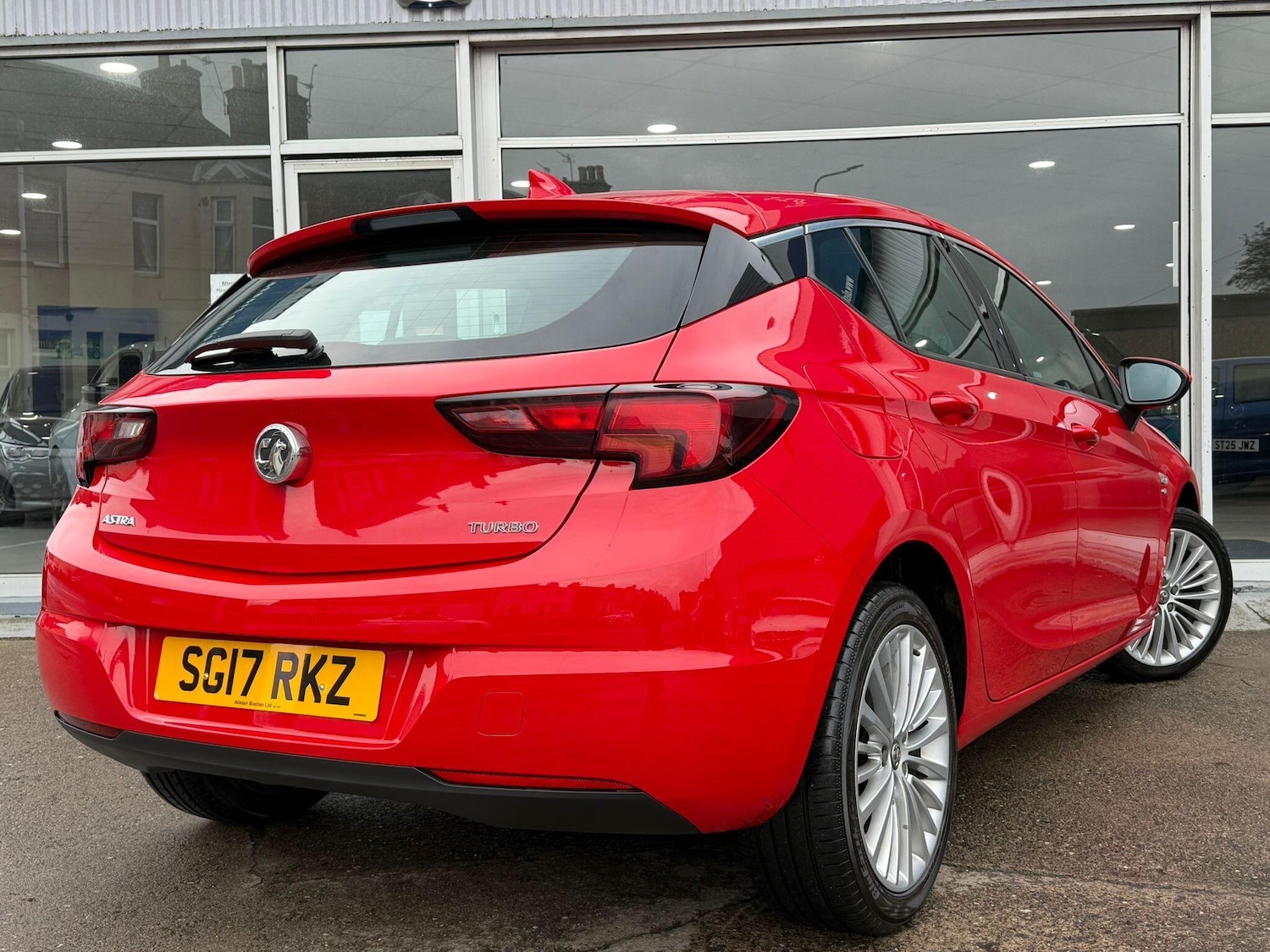 Used Vauxhall Astra for sale - 77331296: Photo 3