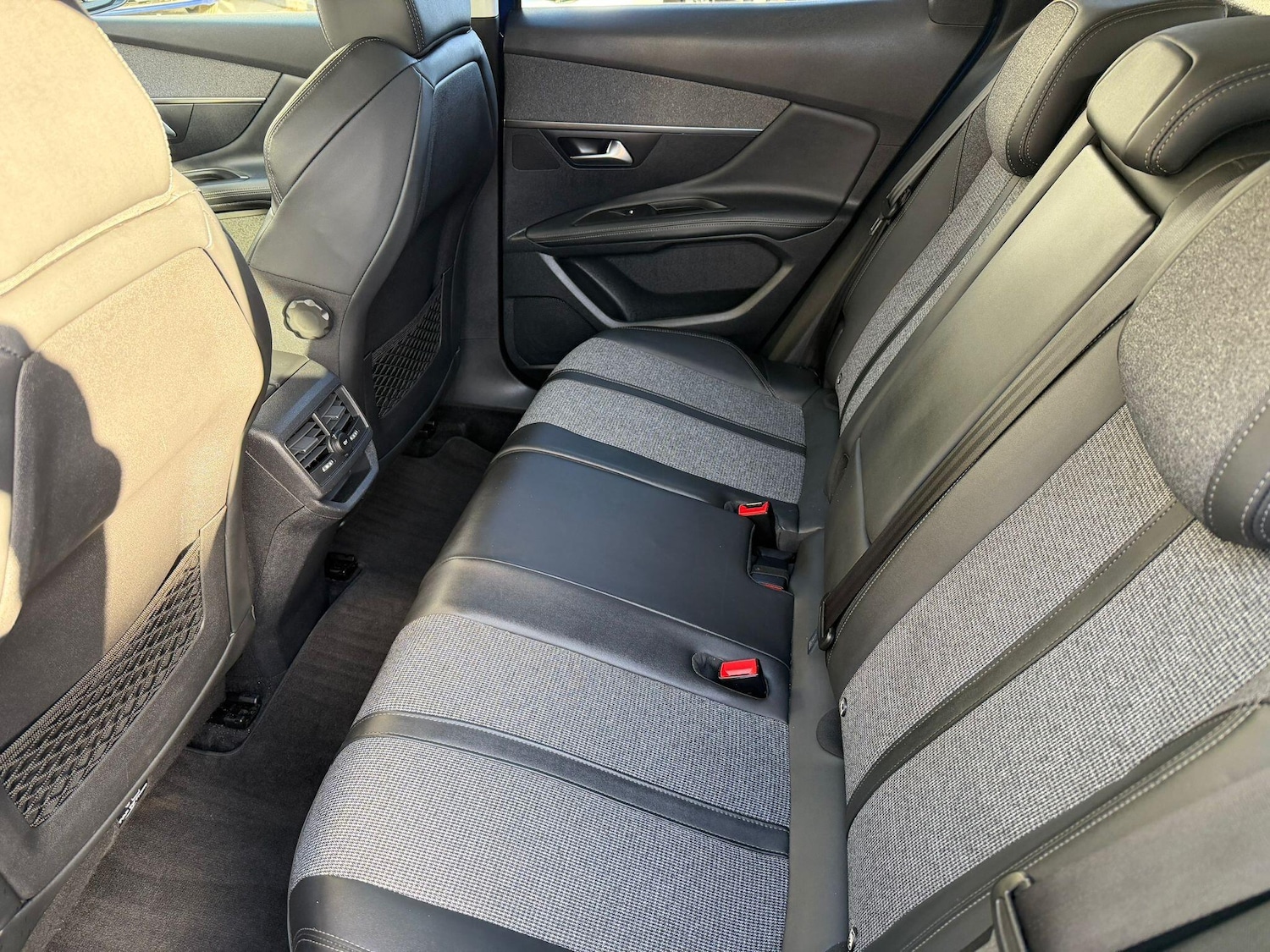 Used Peugeot 3008 2018 for sale - 77737314: Photo 12