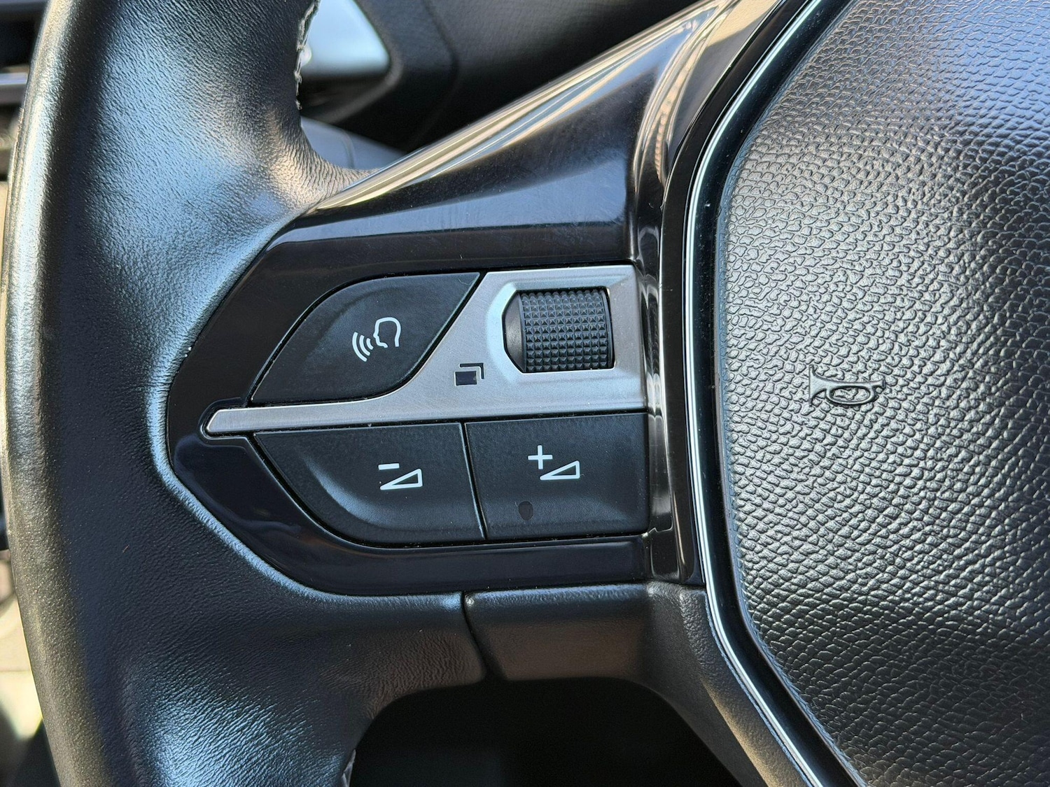 Used Peugeot 3008 2018 for sale - 77737314: Photo 16