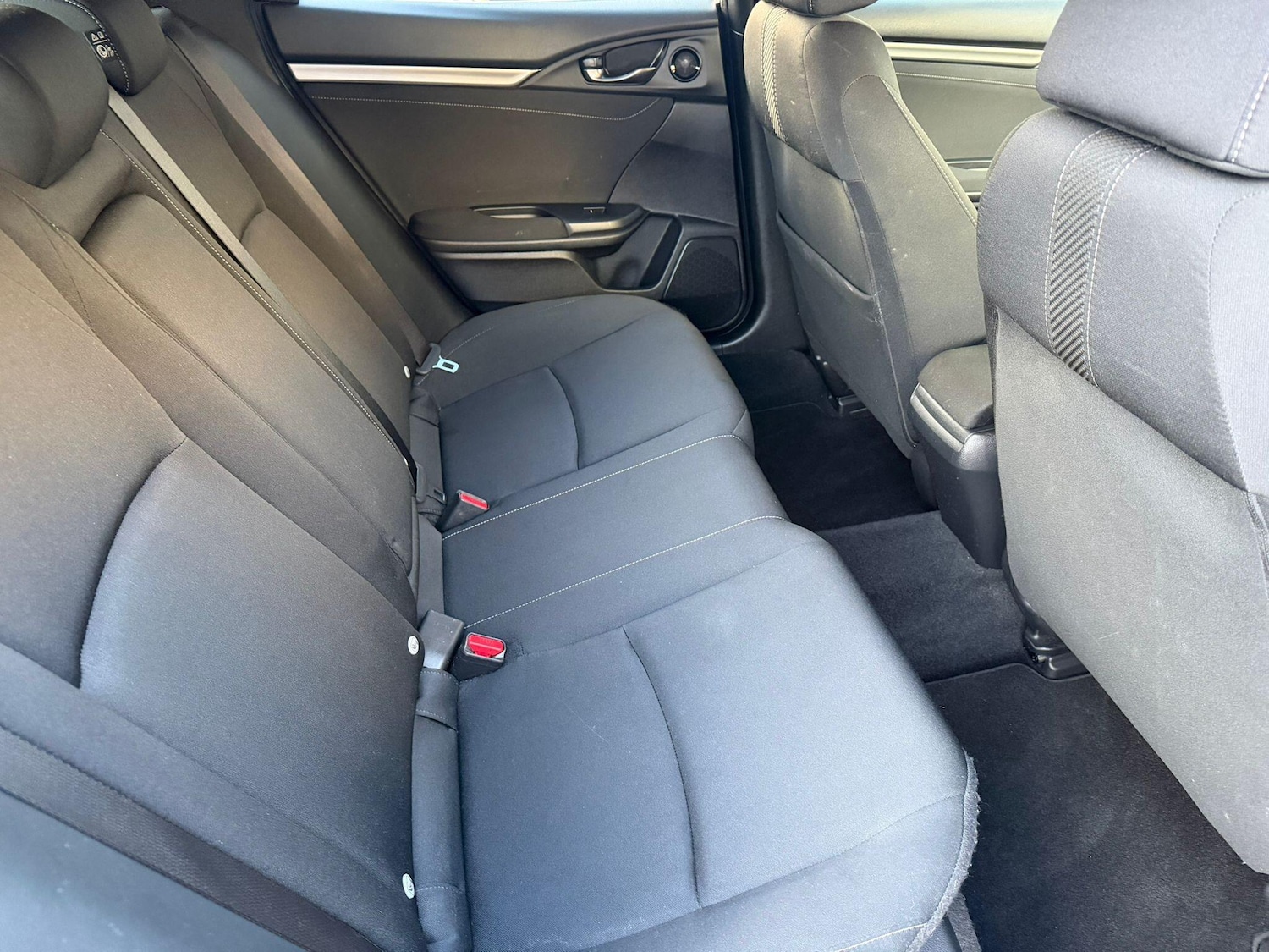 Used Honda Civic 2018 for sale - 76771980: Photo 10