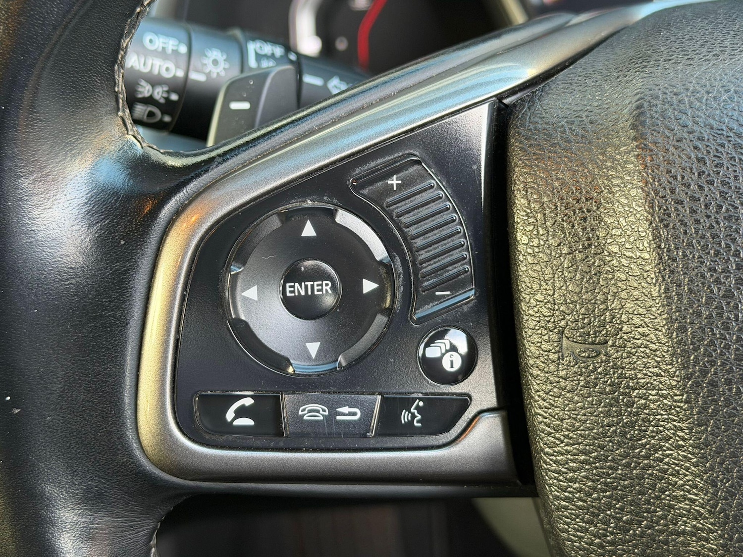 Used Honda Civic 2018 for sale - 76771980: Photo 12