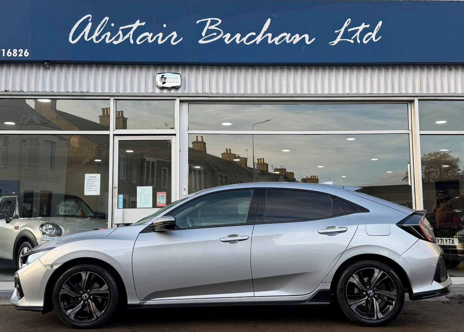 Used Honda Civic 2018 for sale - 76771980: Photo 2