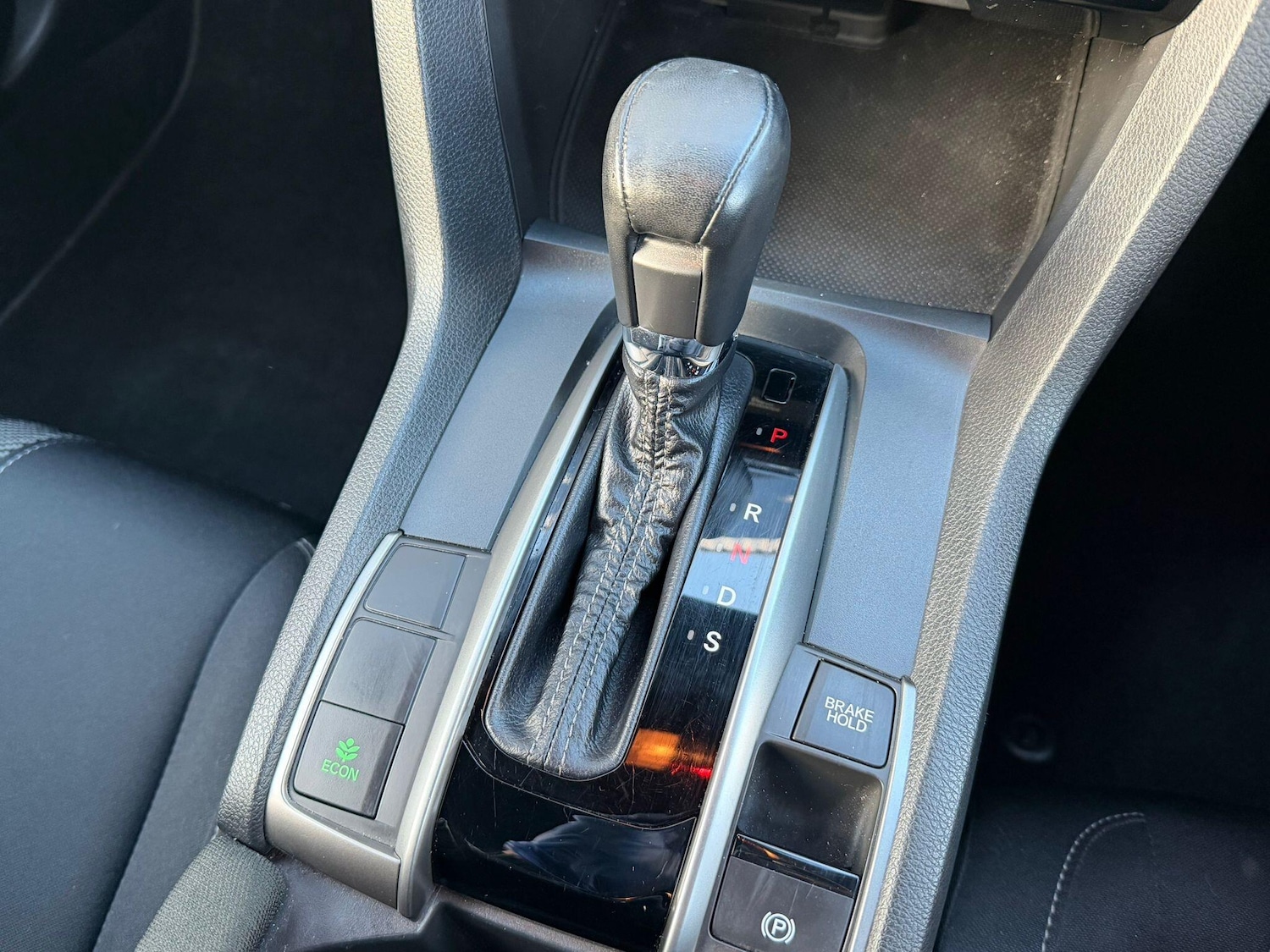 Used Honda Civic 2018 for sale - 76771980: Photo 4