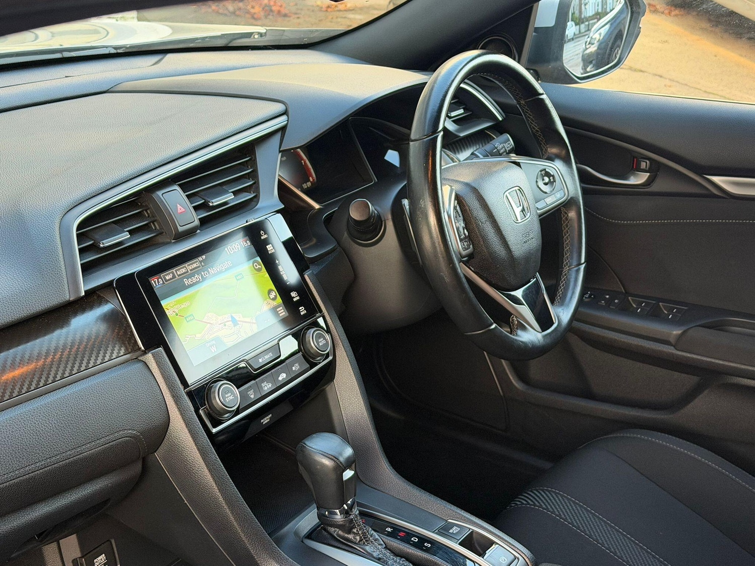 Used Honda Civic 2018 for sale - 76771980: Photo 6