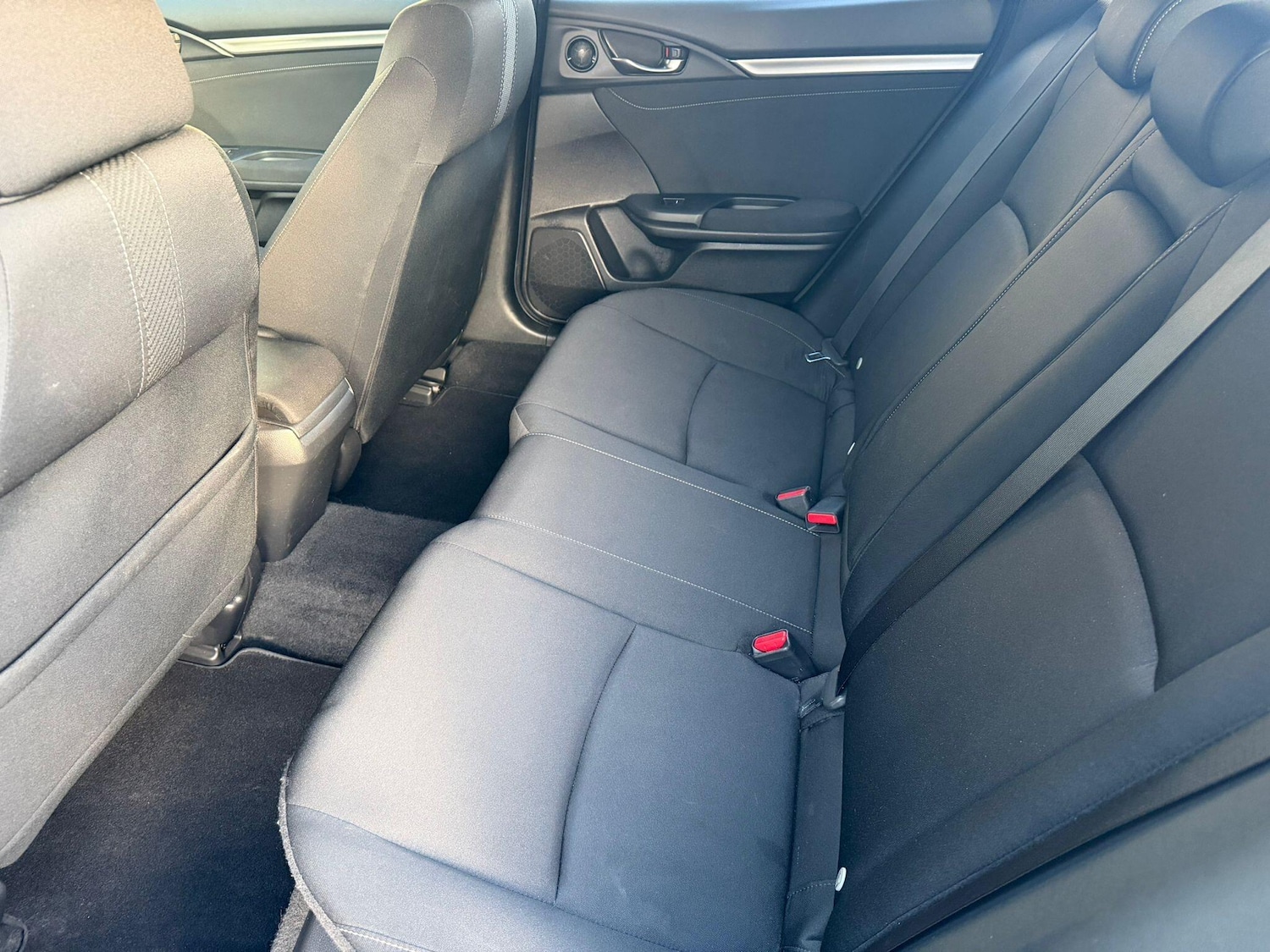 Used Honda Civic 2018 for sale - 76771980: Photo 9