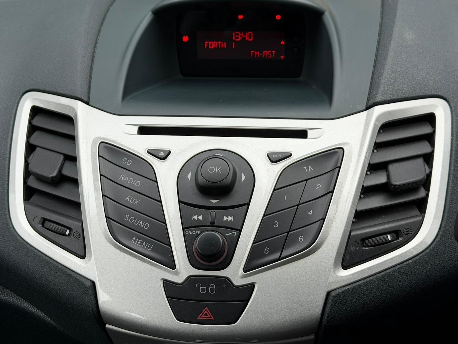 Used Ford Fiesta 2012 for sale - 76989678: Photo 15