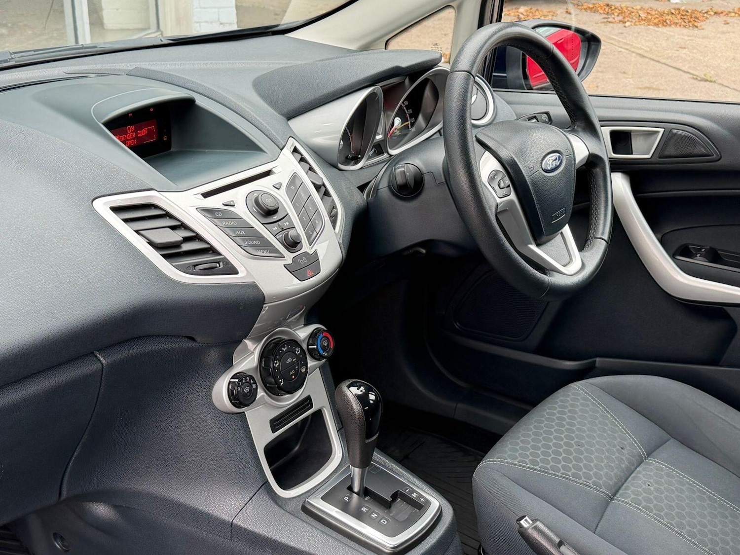 Used Ford Fiesta 2012 for sale - 76989678: Photo 5