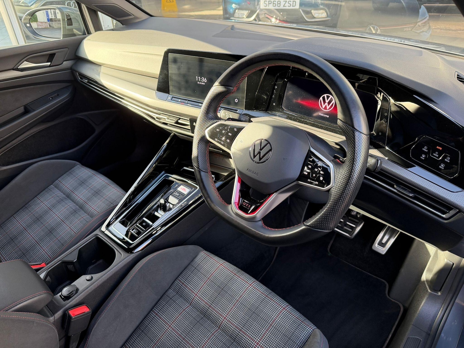 Used Volkswagen Golf 2023 for sale - 76647546: Photo 8