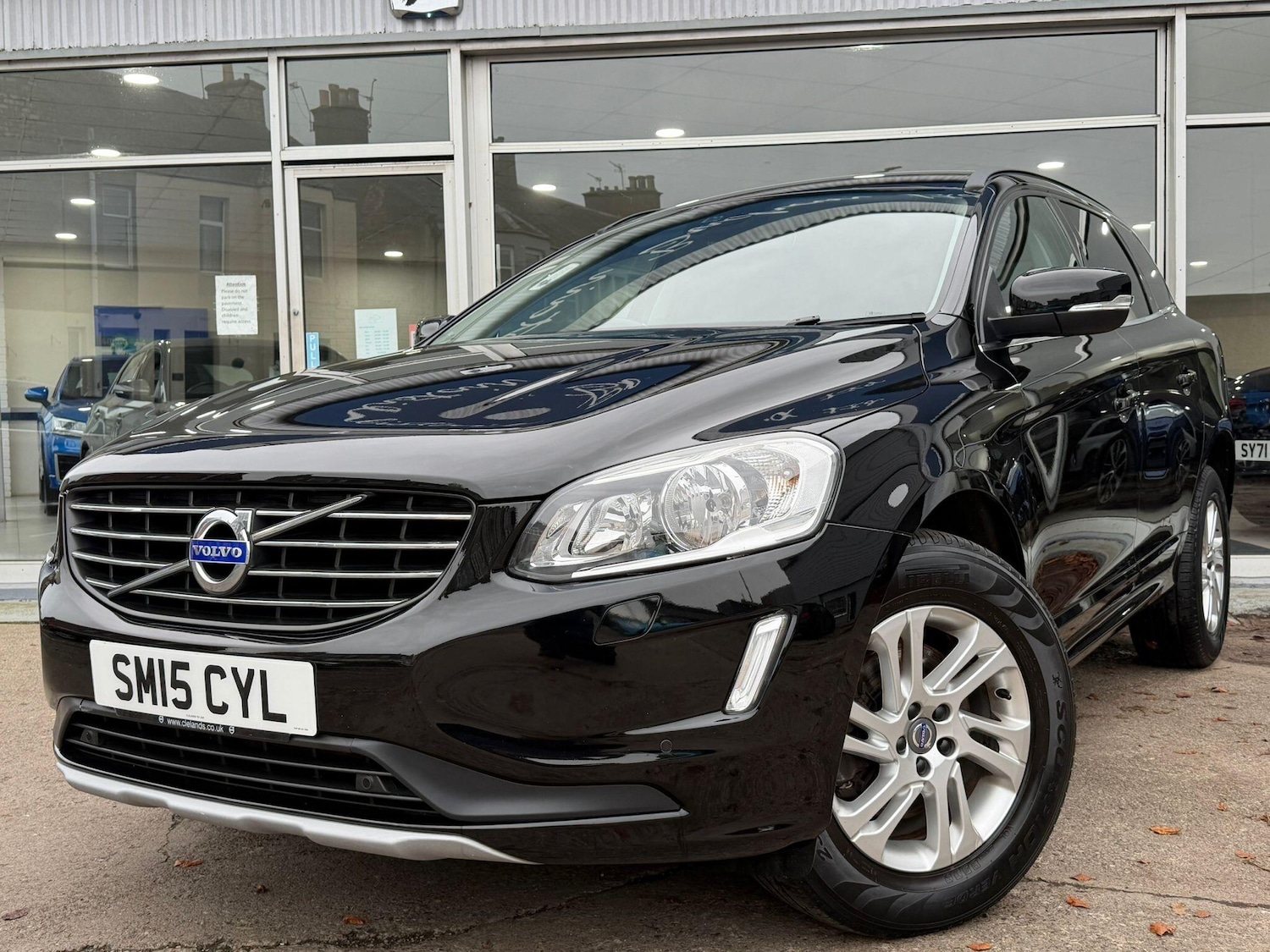 Used Volvo XC60 2015 for sale - 76647510: Photo 1