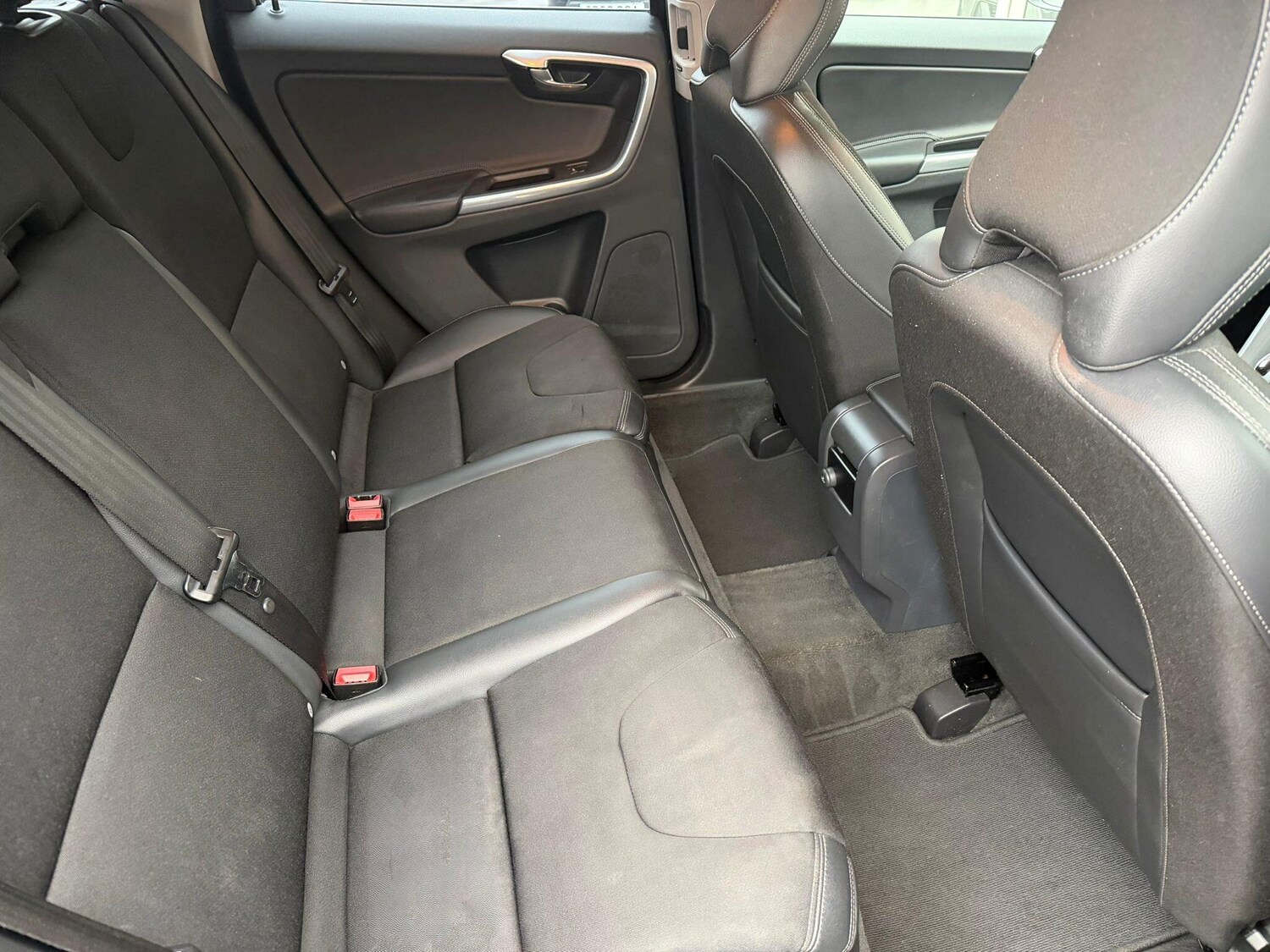 Used Volvo XC60 2015 for sale - 76647510: Photo 10