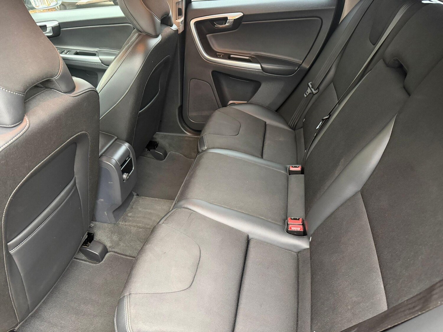 Used Volvo XC60 2015 for sale - 76647510: Photo 11