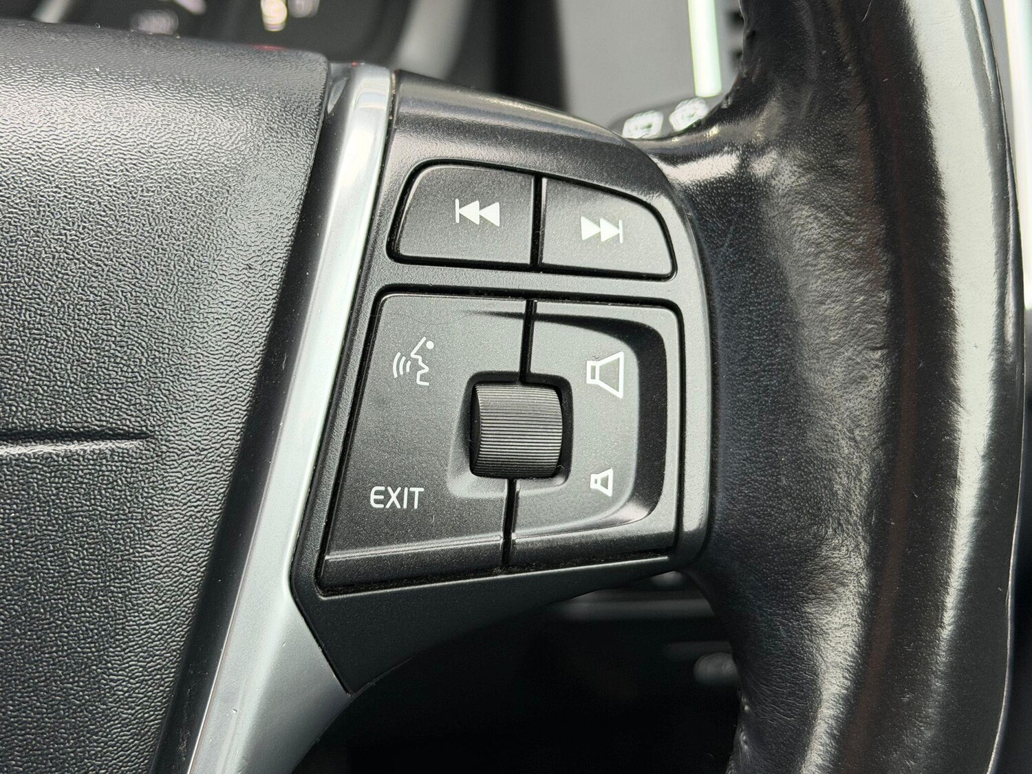 Used Volvo XC60 2015 for sale - 76647510: Photo 12