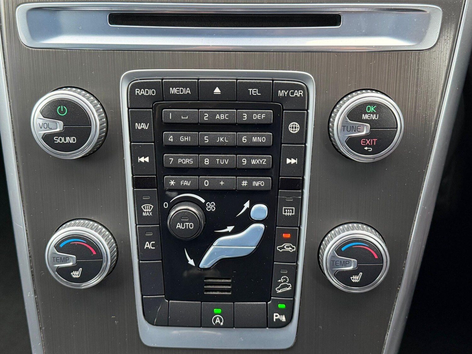 Used Volvo XC60 2015 for sale - 76647510: Photo 19