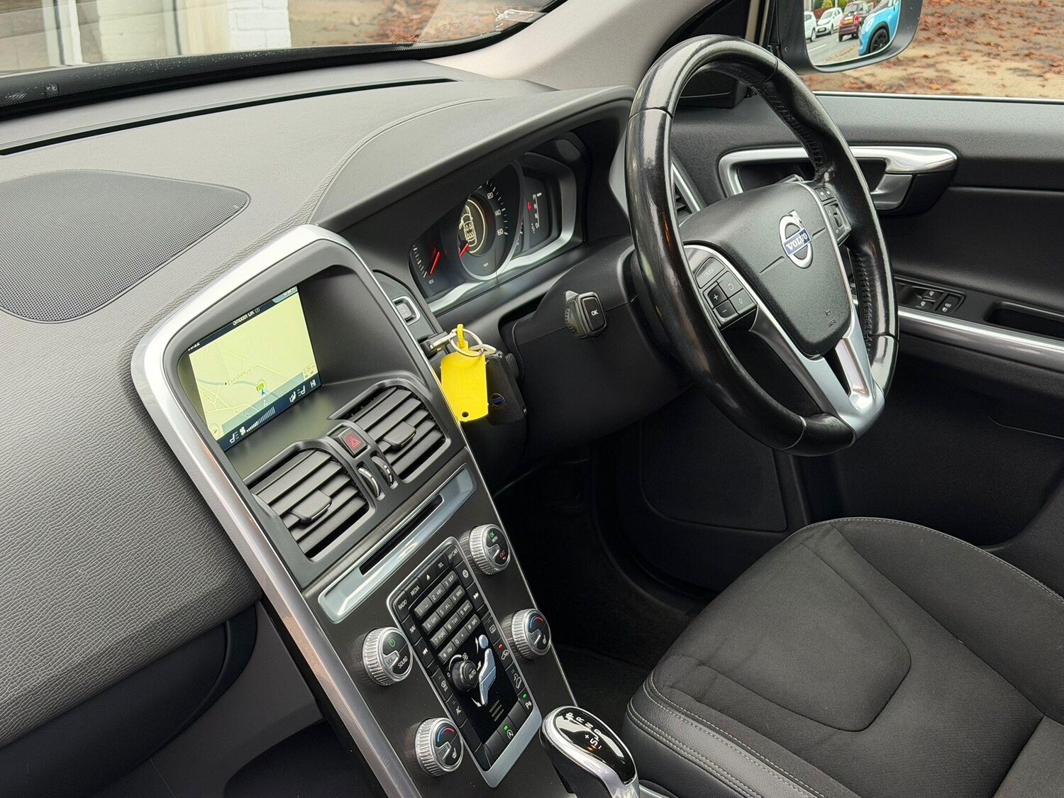 Used Volvo XC60 2015 for sale - 76647510: Photo 6