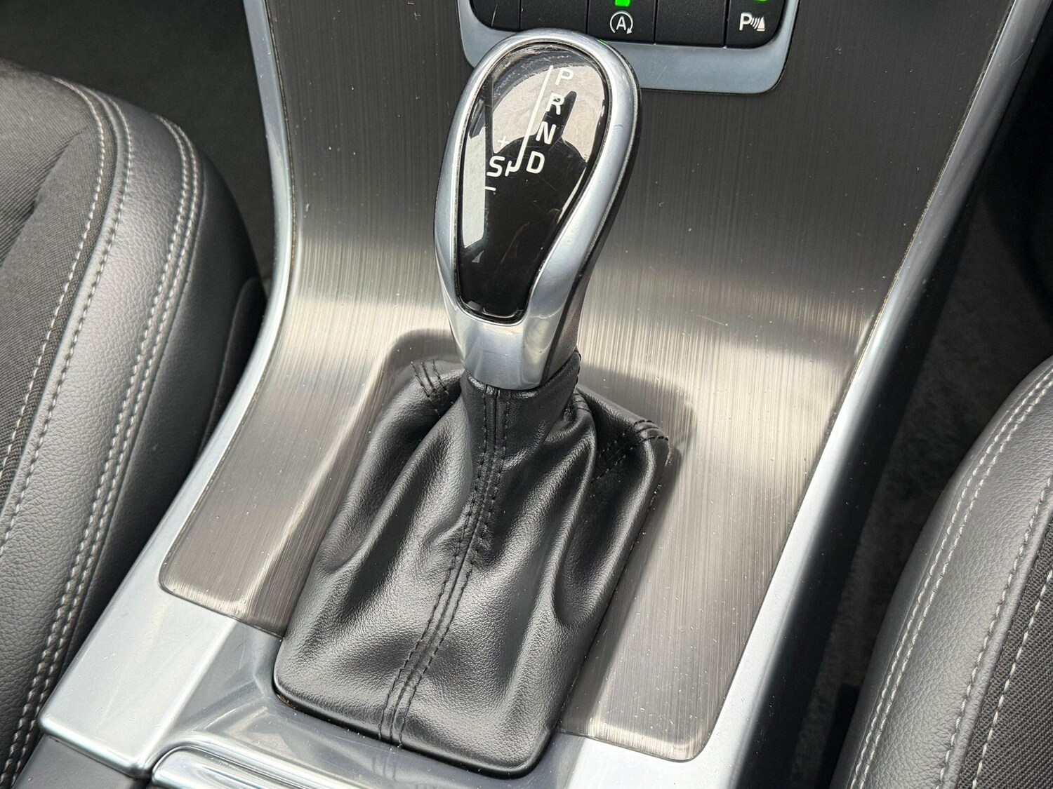 Used Volvo XC60 2015 for sale - 76647510: Photo 7