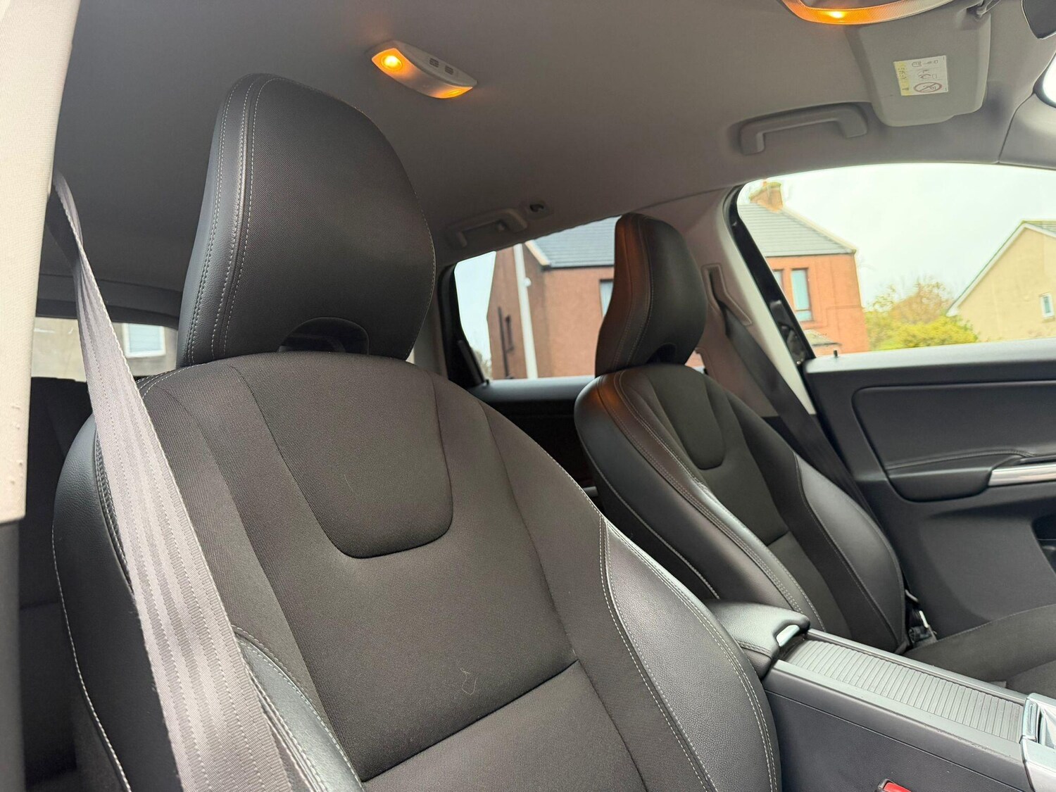 Used Volvo XC60 2015 for sale - 76647510: Photo 9