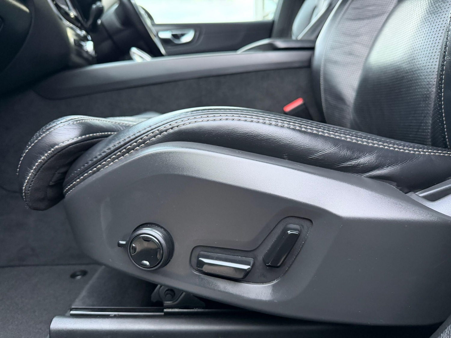 Used Volvo XC60 2020 for sale - 76647550: Photo 14