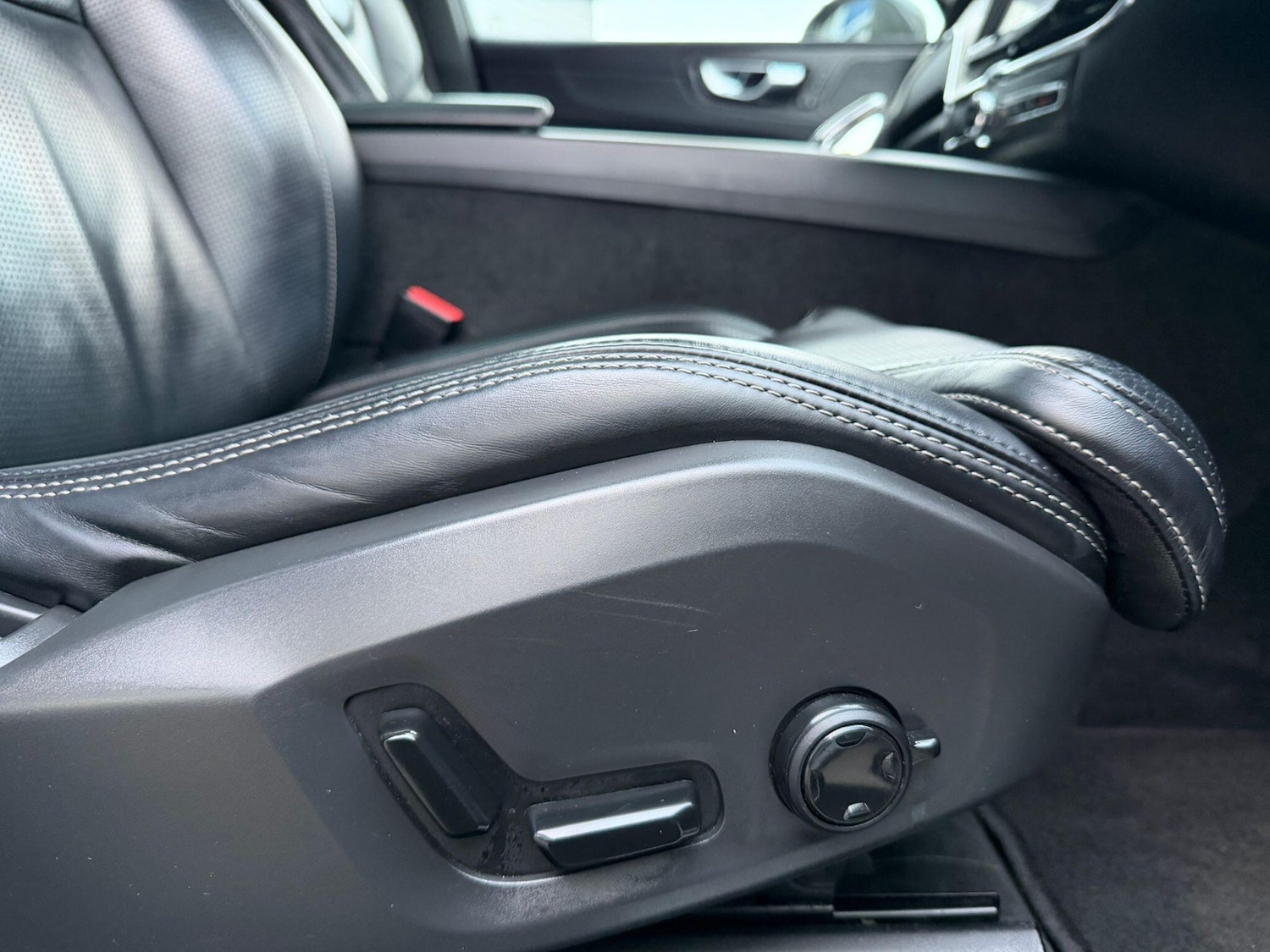 Used Volvo XC60 2020 for sale - 76647550: Photo 31