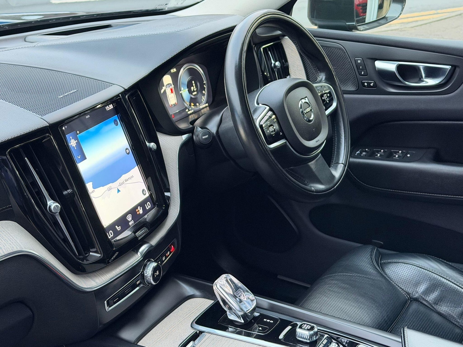 Used Volvo XC60 2020 for sale - 76647550: Photo 6