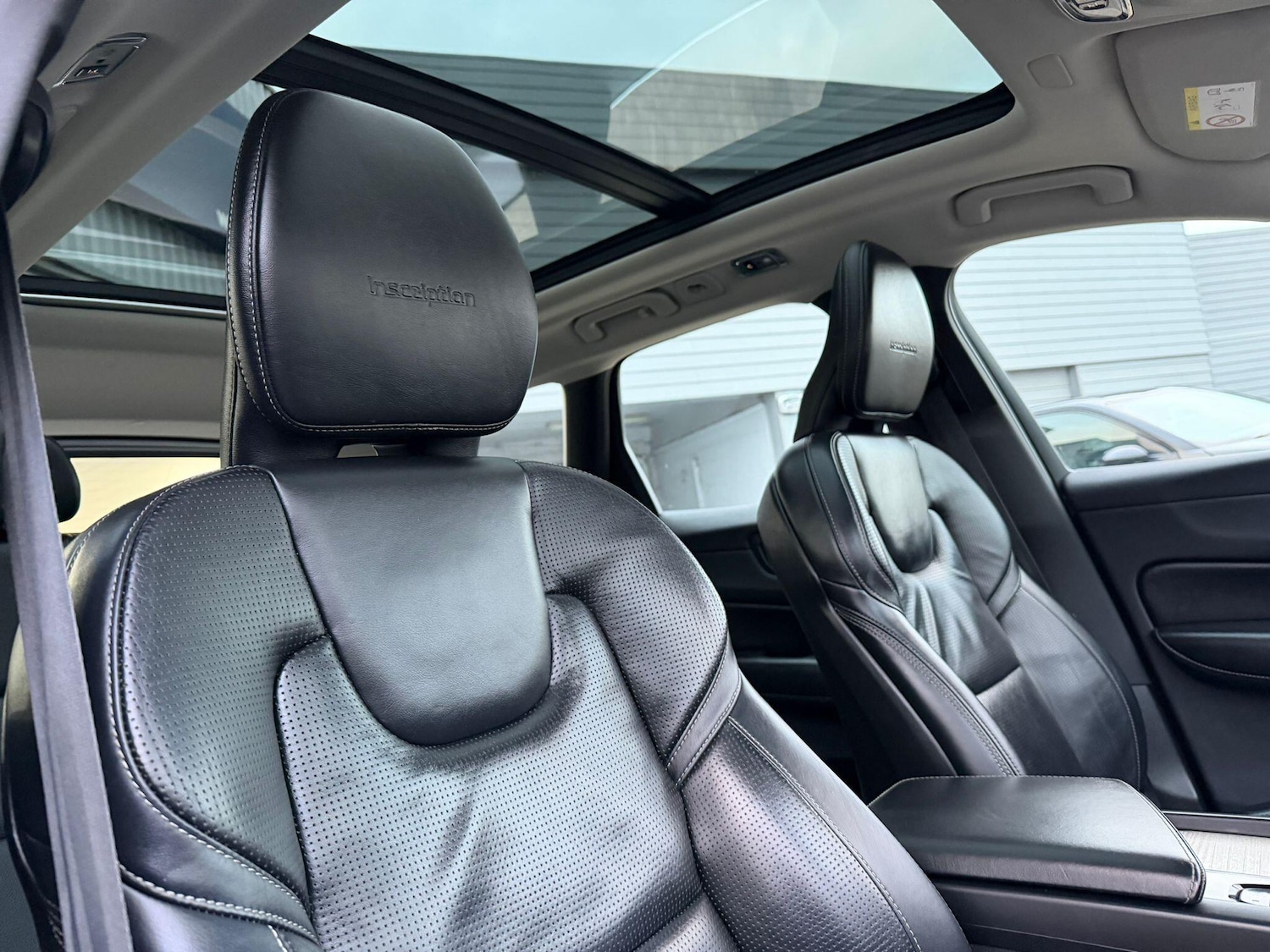 Used Volvo XC60 2020 for sale - 76647550: Photo 8