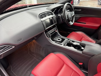 Used Jaguar XE 2016 for sale - 76865181: Photo