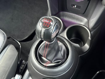 Used MINI Hatch 2019 for sale - 77119628: Photo