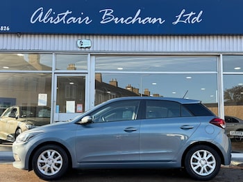 Used Hyundai i20 2018 for sale - 76647513: Photo