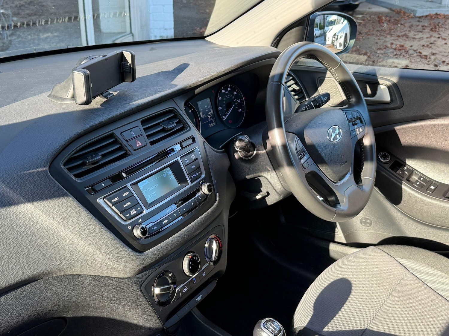 Used Hyundai i20 2018 for sale - 76647513: Photo 8