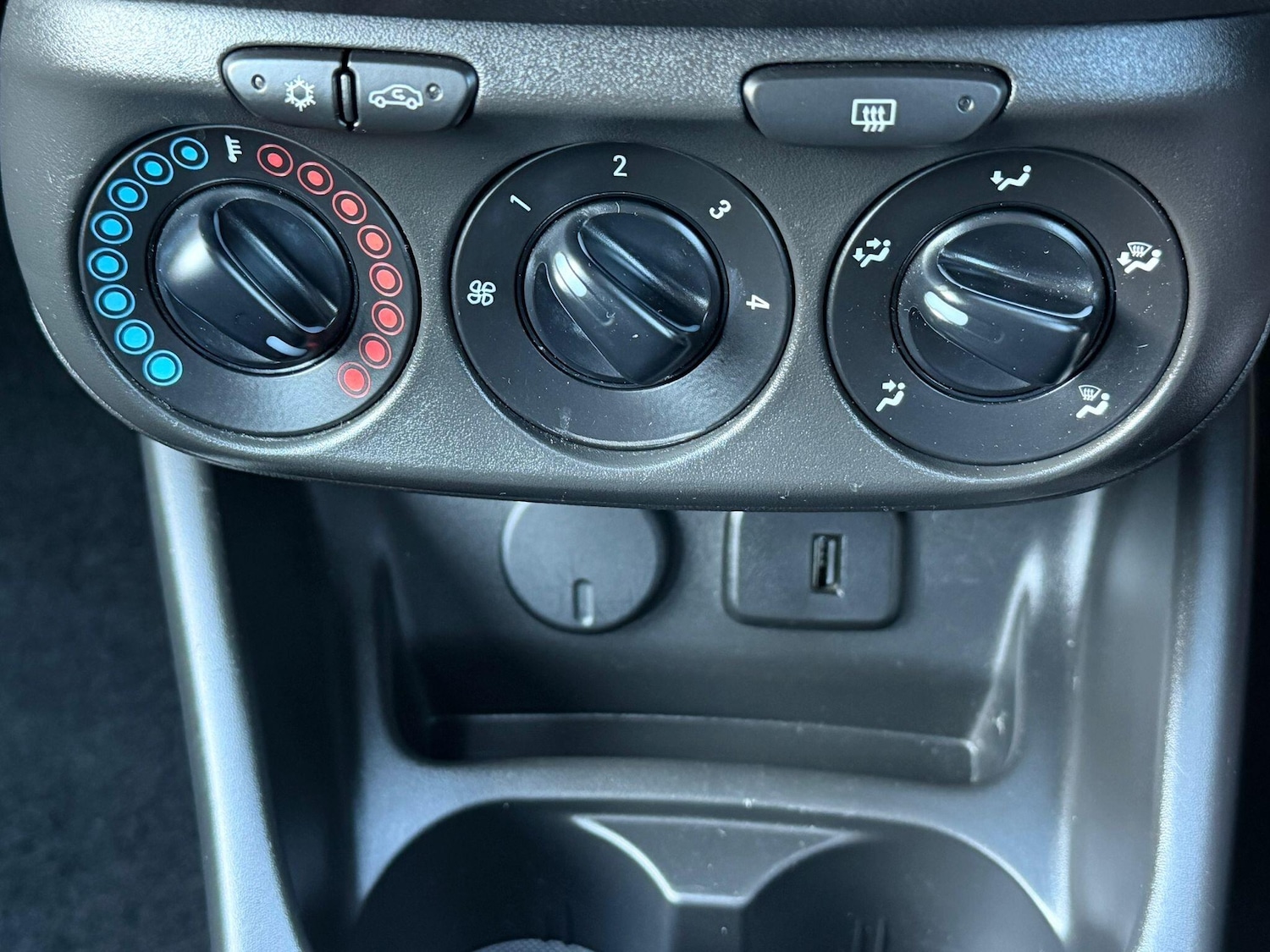 Used Vauxhall Corsa 2018 for sale - 76701887: Photo 11