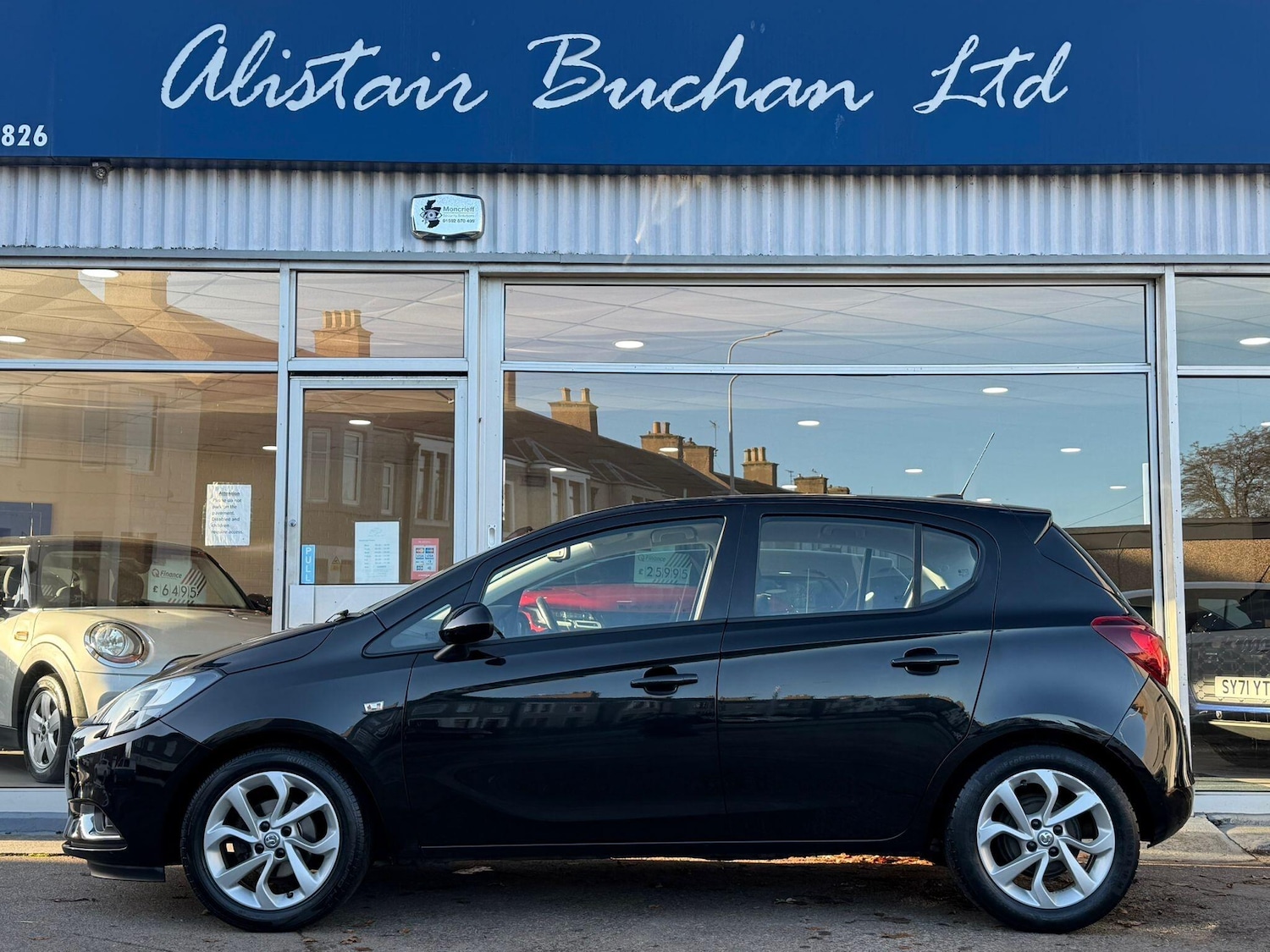 Used Vauxhall Corsa 2018 for sale - 76701887: Photo 2