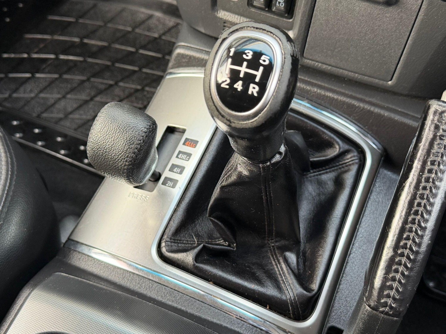 Used Mitsubishi Shogun 2014 for sale - 77377550: Photo 6